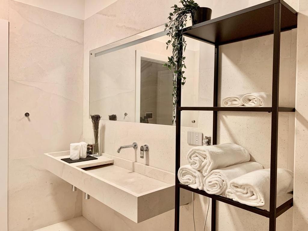 W83 Como Lake House 외부 사진
